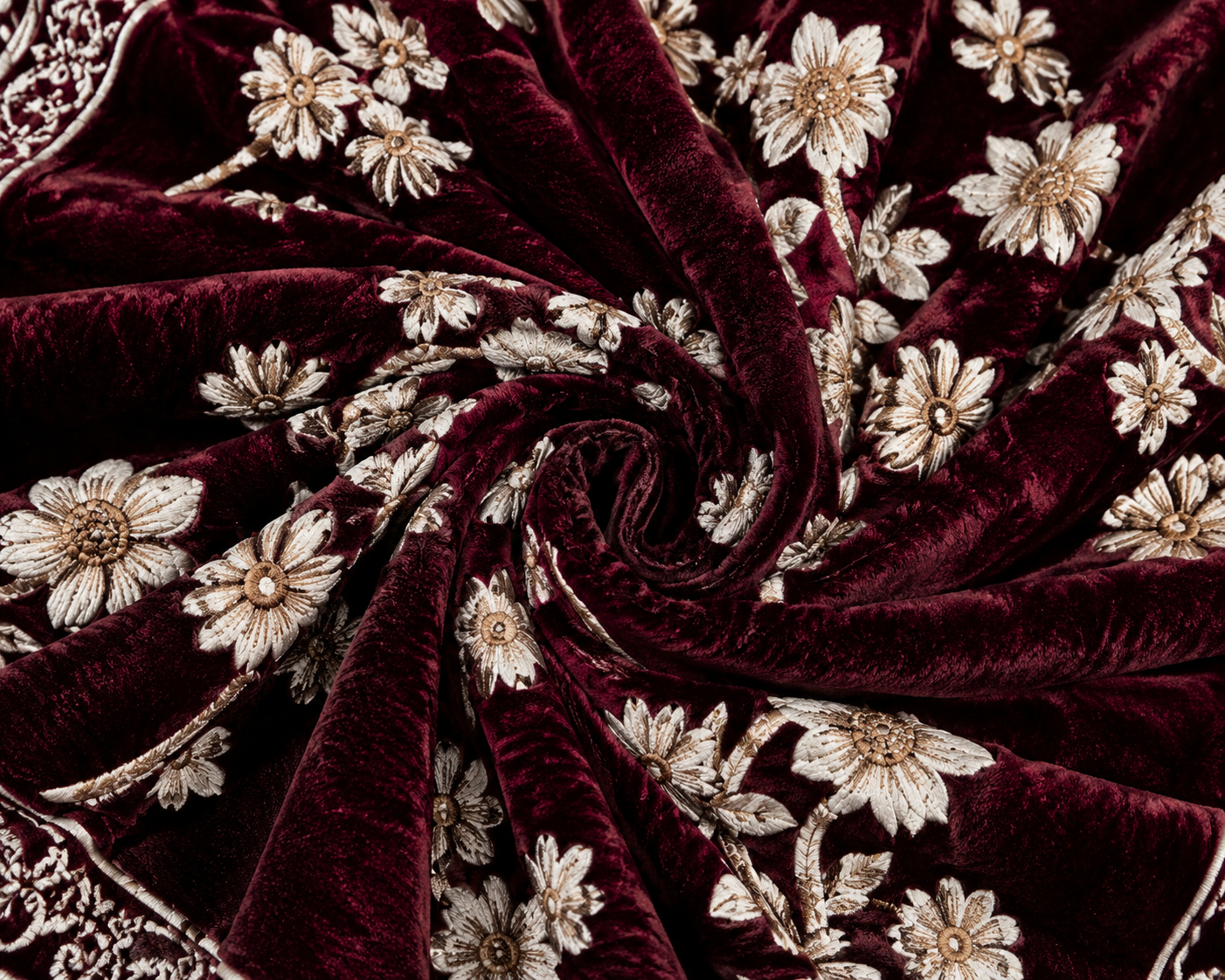 Sheikh Decor Luxury Floral Bridal Bedsheet Set – Premium Cut Velvet | King Size 4 Pcs